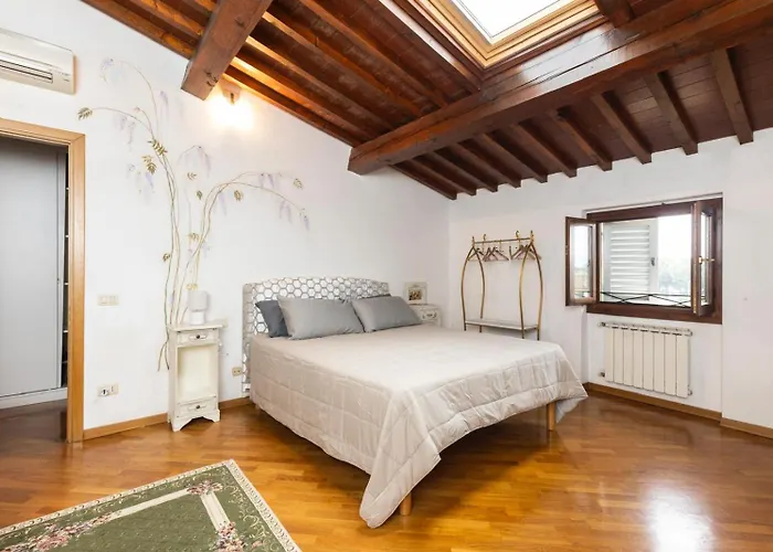 Fabio\'S Rustic Flat